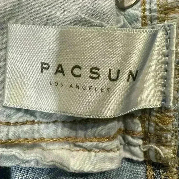Pacsun Mom Shorts Cufted Blue Light Wash Denim Jean Shorts Size 26 - Picture 9 of 11